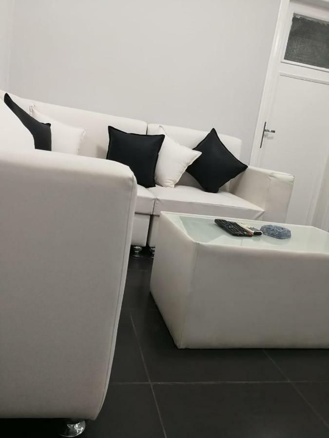 Lovely With Side Sea View Located In The Heart Of The Appartement