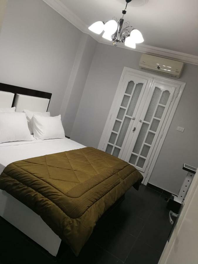 Lovely With Side Sea View Located In The Heart Of The Appartement