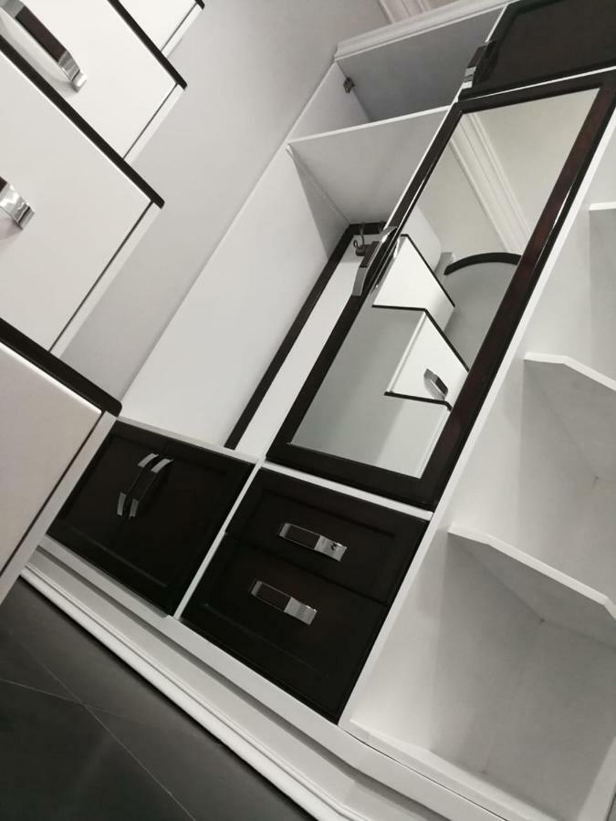 Lovely With Side Sea View Located In The Heart Of The Appartement
