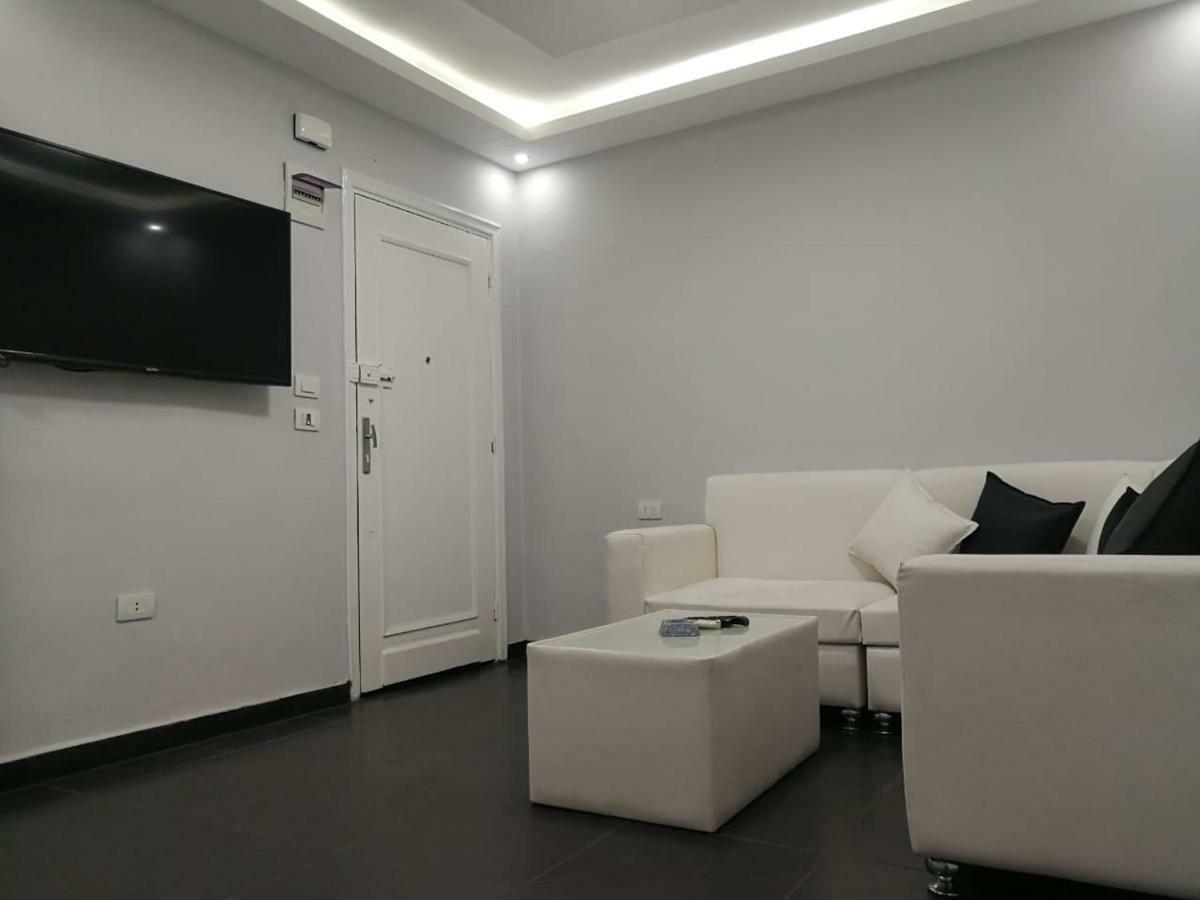Lovely With Side Sea View Located In The Heart Of The Appartement